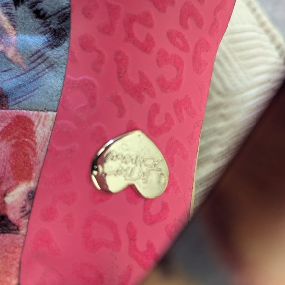 Betsey Johnson floral platform Heal Size 7M Women's - Picture 4 of 10